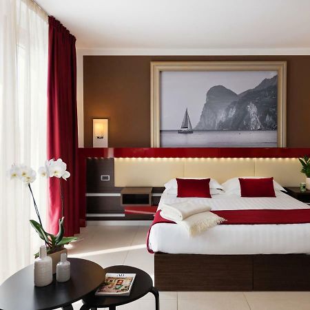 Kairos Garda Hotel Castelnuovo del Garda Esterno foto