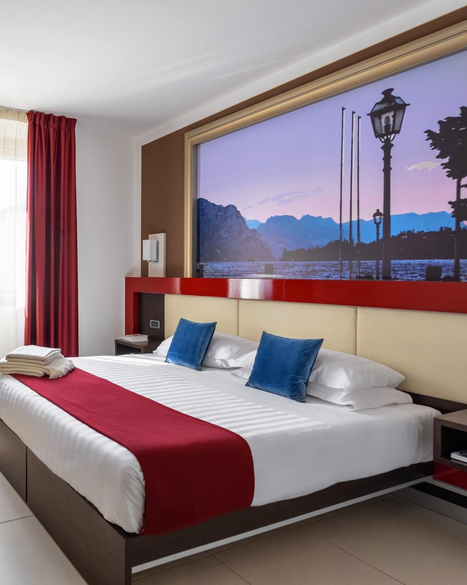 Kairos Garda Hotel Castelnuovo del Garda Esterno foto