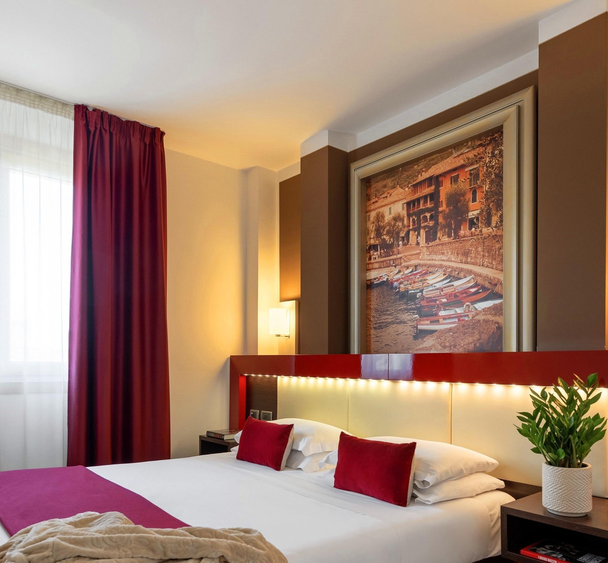 Kairos Garda Hotel Castelnuovo del Garda Esterno foto
