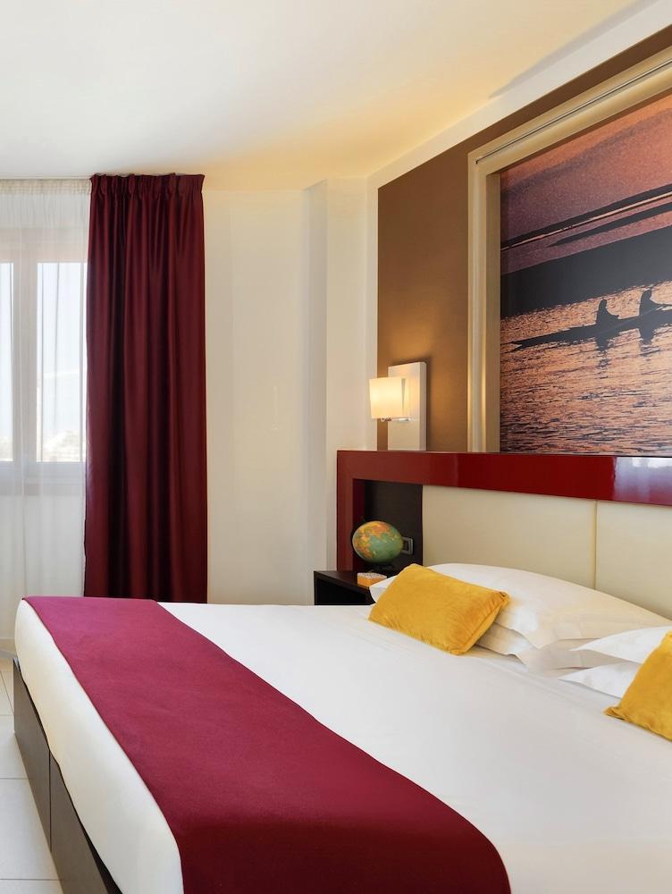 Kairos Garda Hotel Castelnuovo del Garda Esterno foto