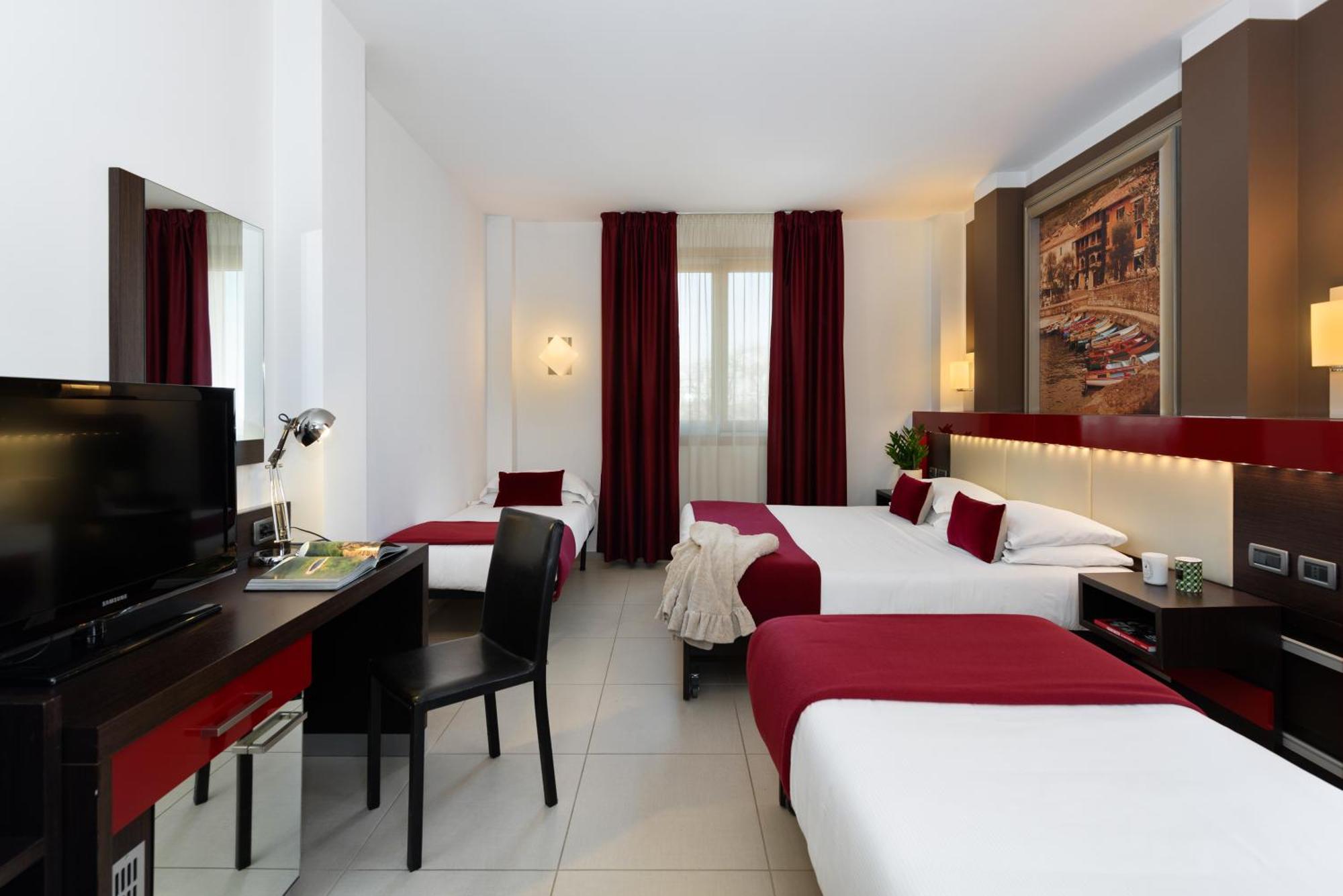 Kairos Garda Hotel Castelnuovo del Garda Esterno foto