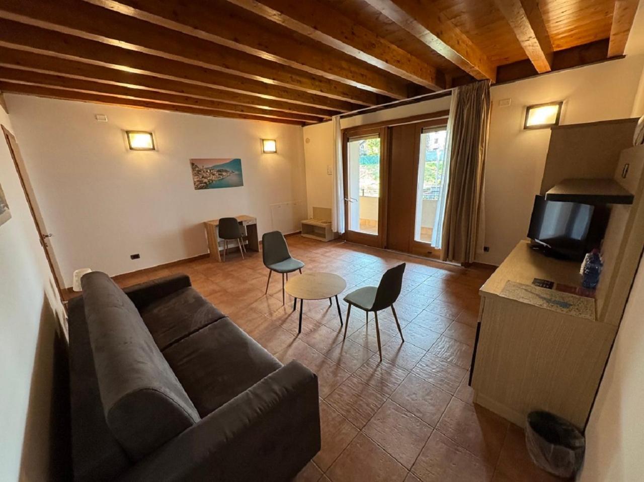 Kairos Garda Hotel Castelnuovo del Garda Esterno foto