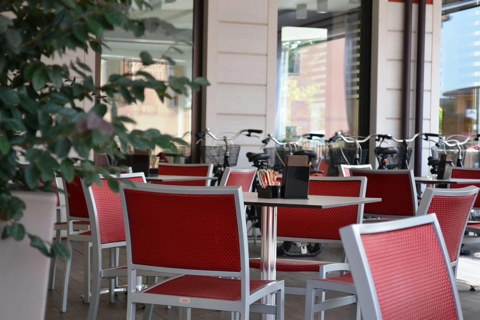 Kairos Garda Hotel Castelnuovo del Garda Esterno foto