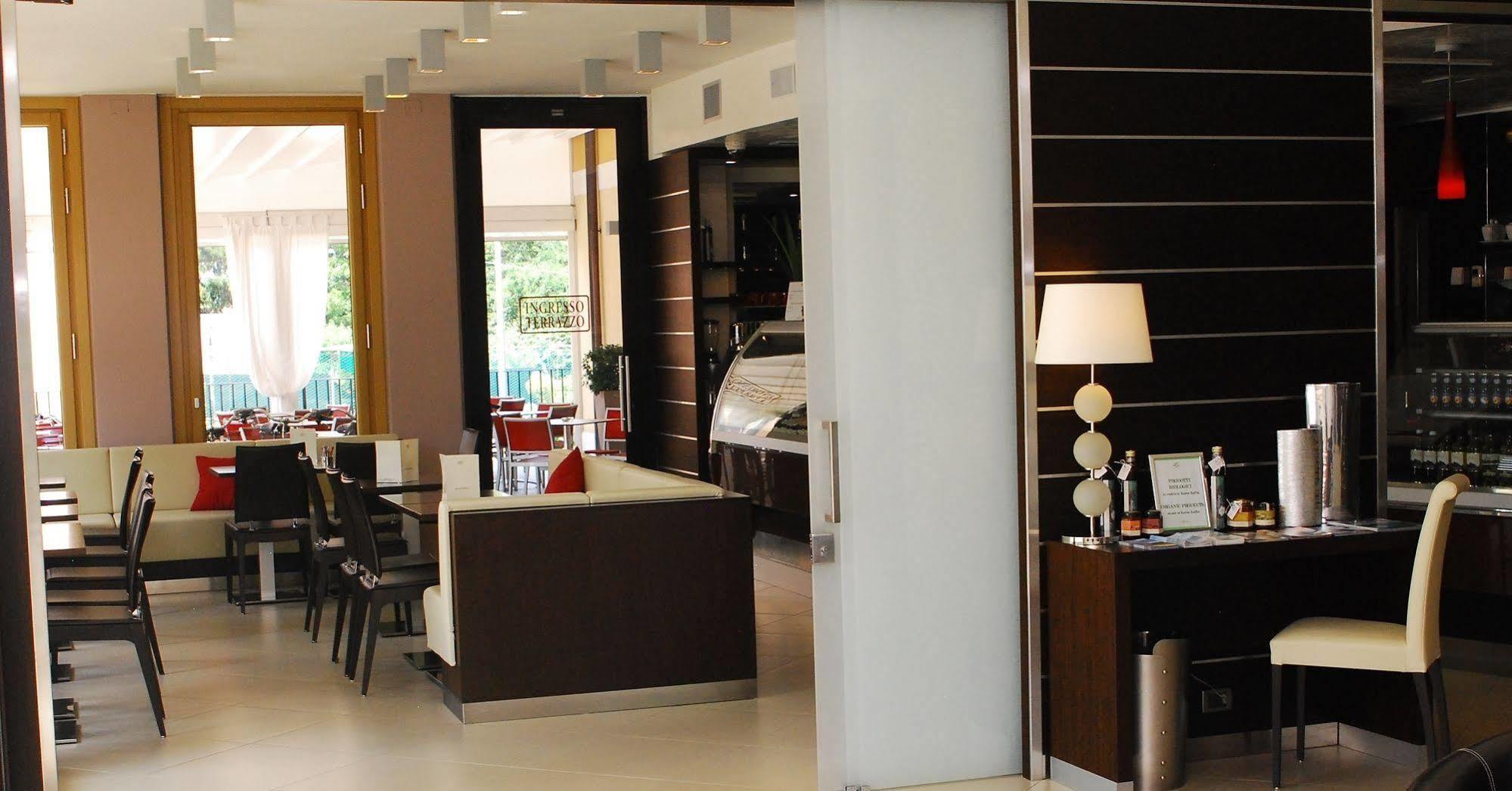 Kairos Garda Hotel Castelnuovo del Garda Esterno foto