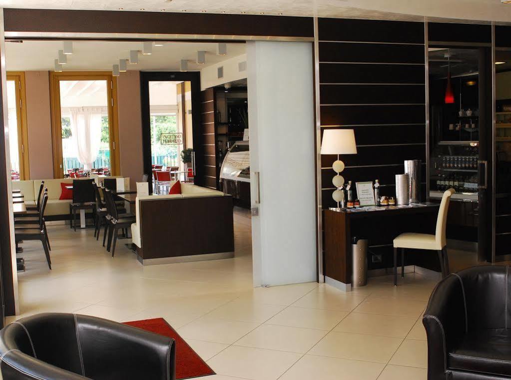 Kairos Garda Hotel Castelnuovo del Garda Esterno foto
