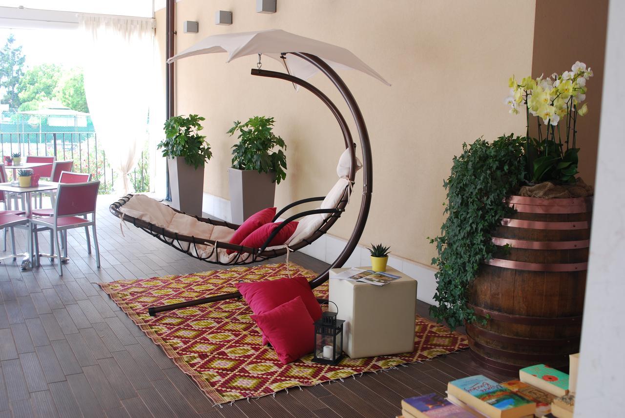 Kairos Garda Hotel Castelnuovo del Garda Esterno foto
